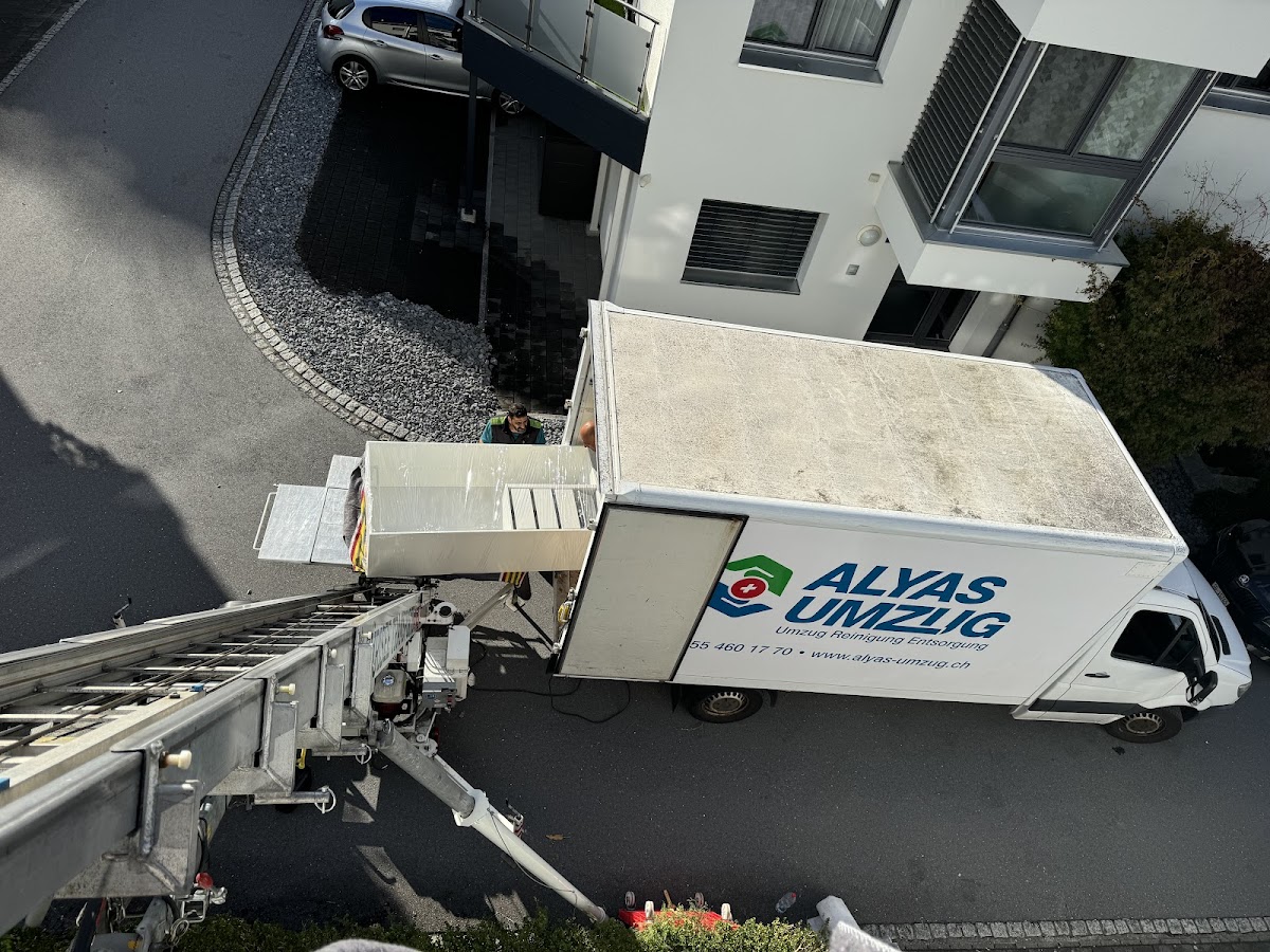 Alyas Umzug GmbH | Umzüge lachen .pfäffikon uznach – Umzugsfirma Lachen – Foto 1