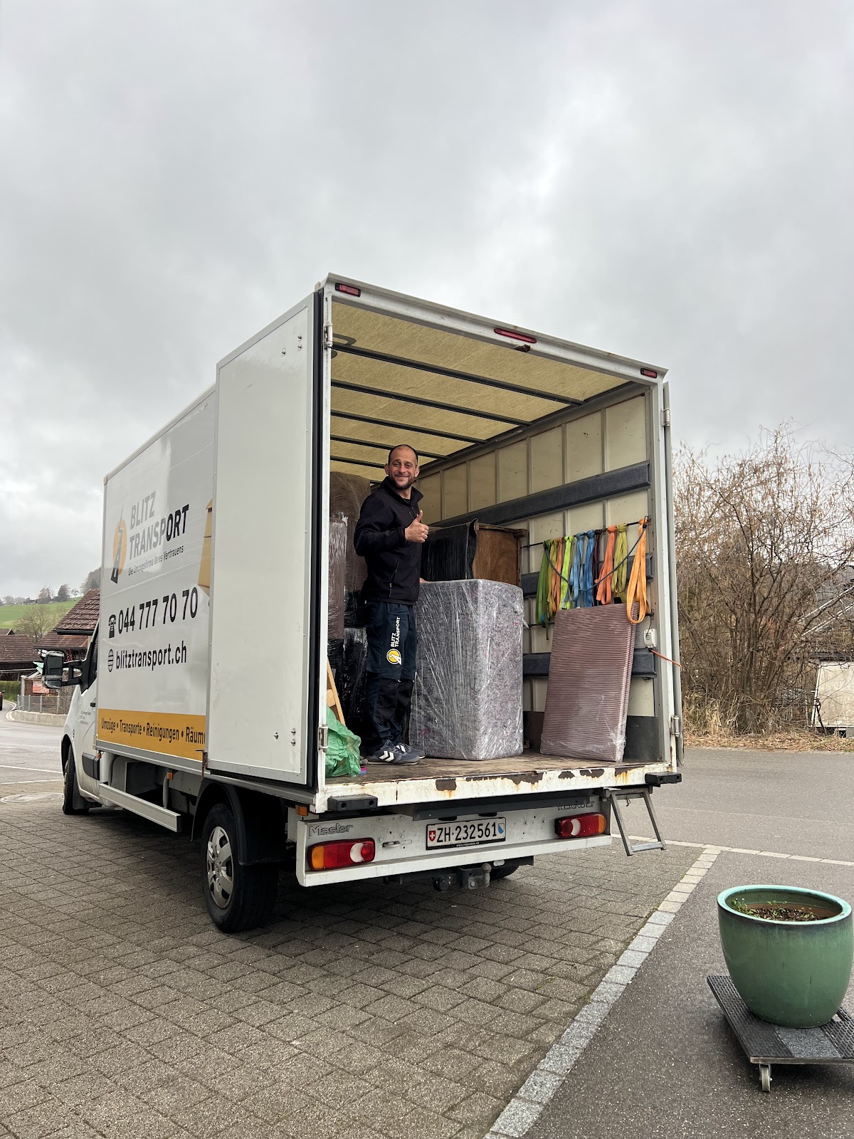 Blitz Transport - Die Umzugsfirma Ihres Vertrauens – Umzugsfirma Zürich – Foto 1