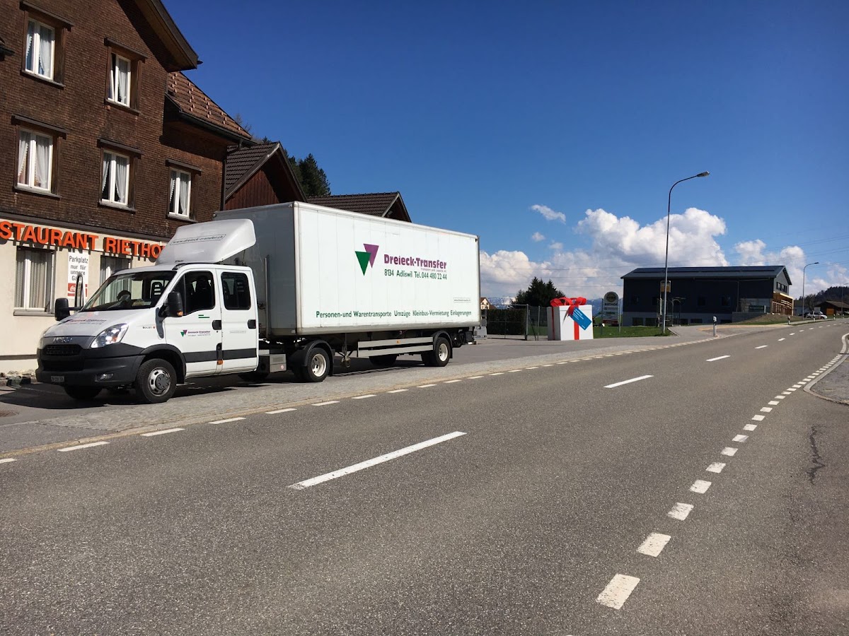 Dreieck-Transfer Transport und Logistik AG – Umzugsfirma Adliswil – Foto 1