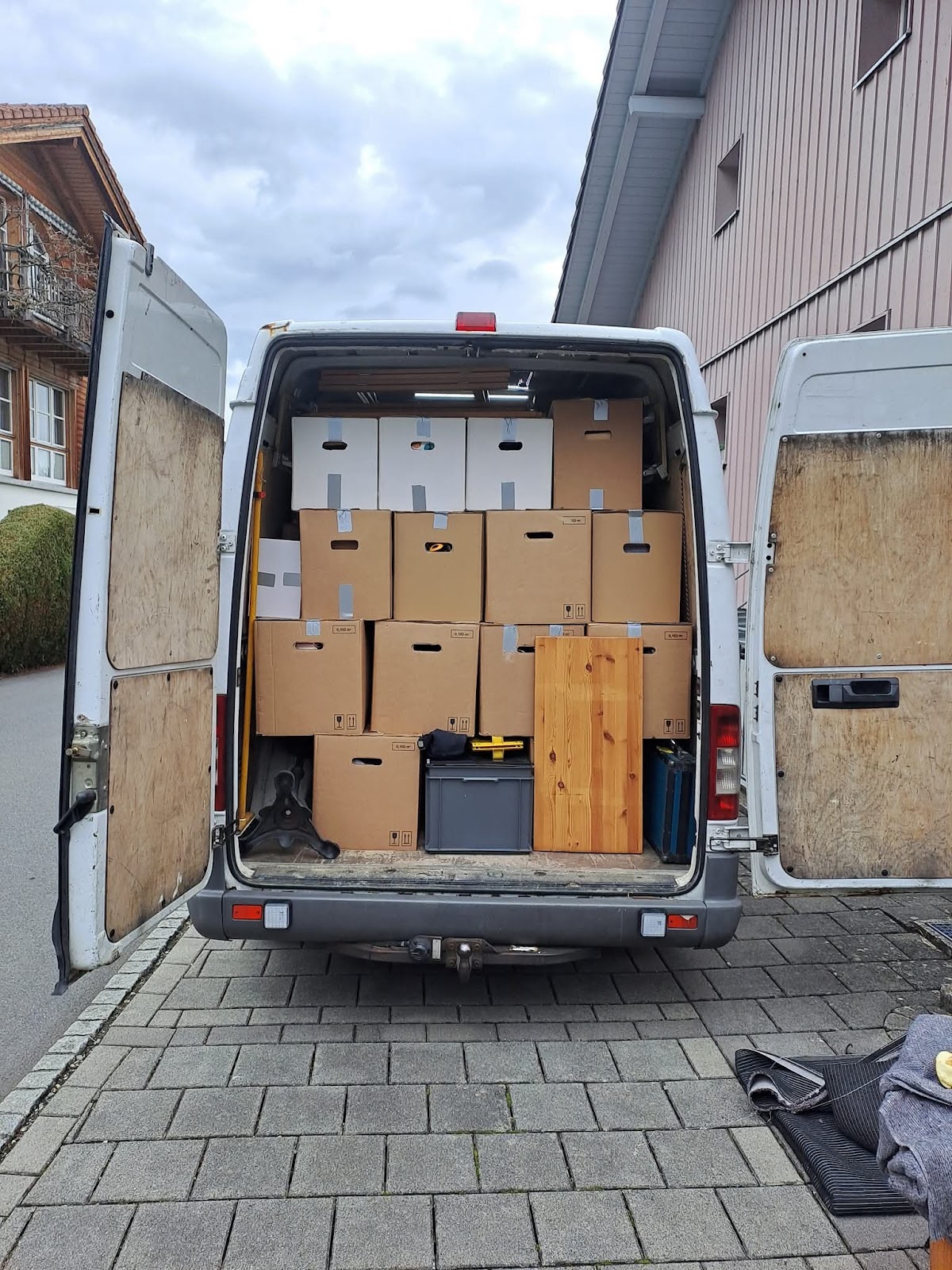 DS Powerservice - Reinigungen Umzug Transporte – Umzugsfirma Biel – Foto 1