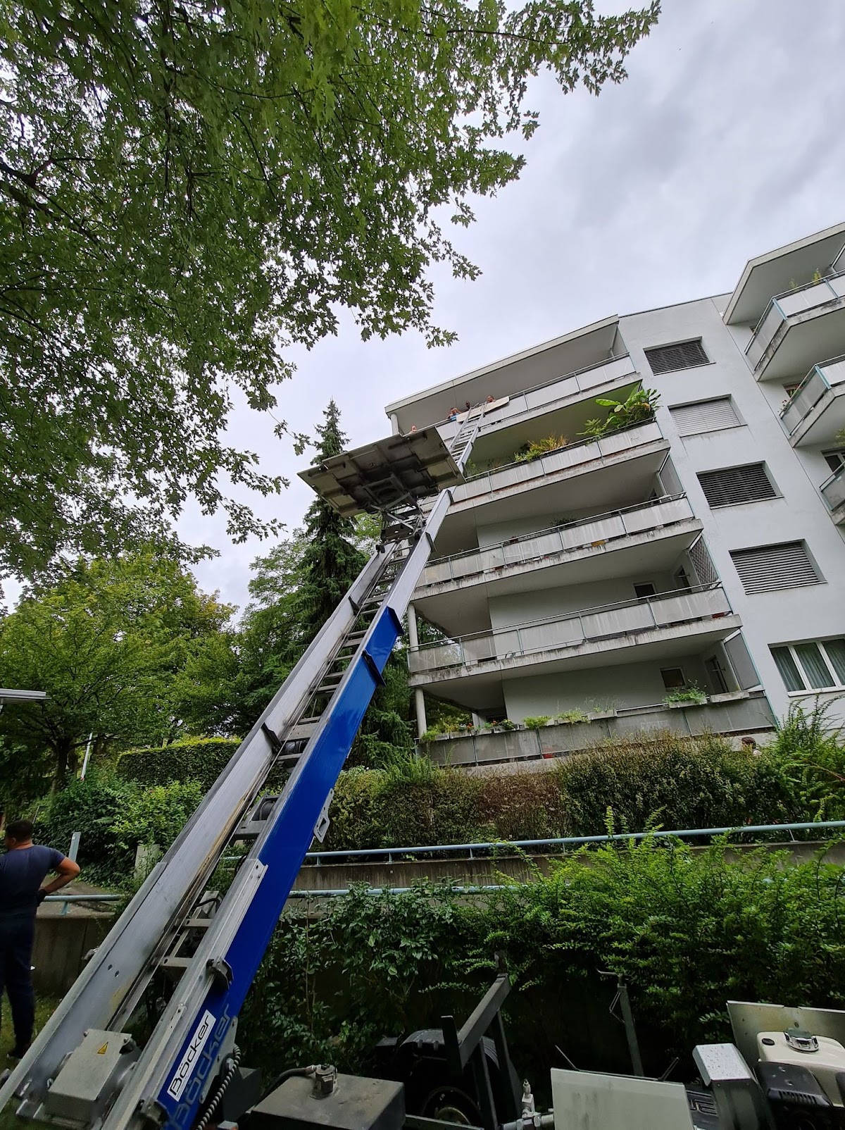 Handwerker und Umzug Basel – Umzugsfirma Basel – Foto 1