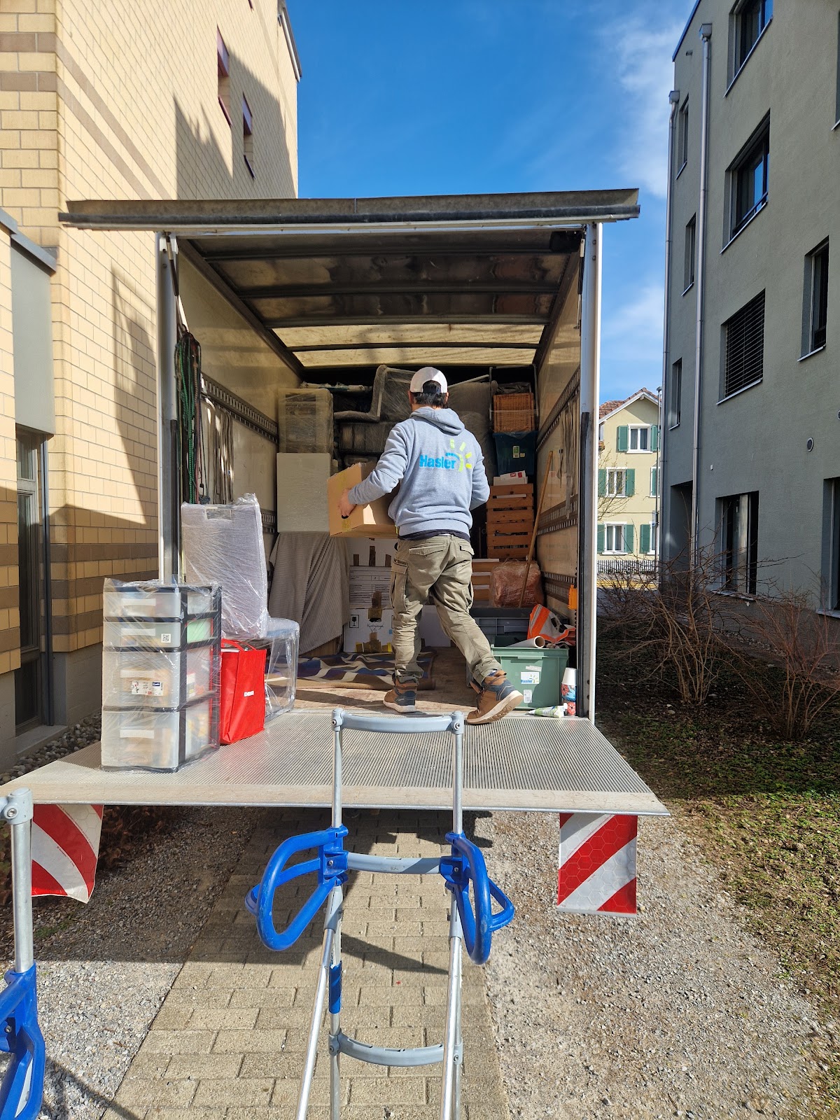 Hasler Umzug- & Reinigungs GmbH – Umzugsfirma Turbenthal – Foto 2