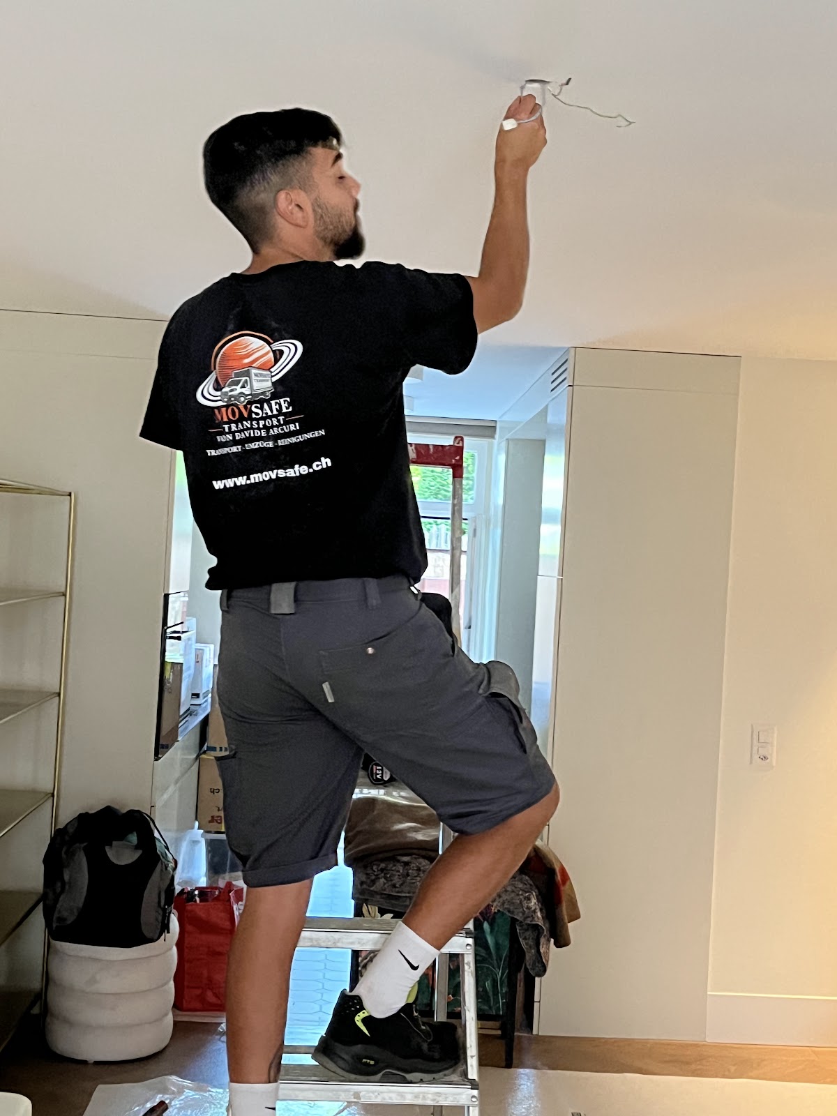 MovSafe Transport - Umzug und Transport Unternehmen - Aargau und Zürich / USM Haller Montage / Büro Umzug / Möbel Montage – Umzugsfirma Spreitenbach – Foto 1