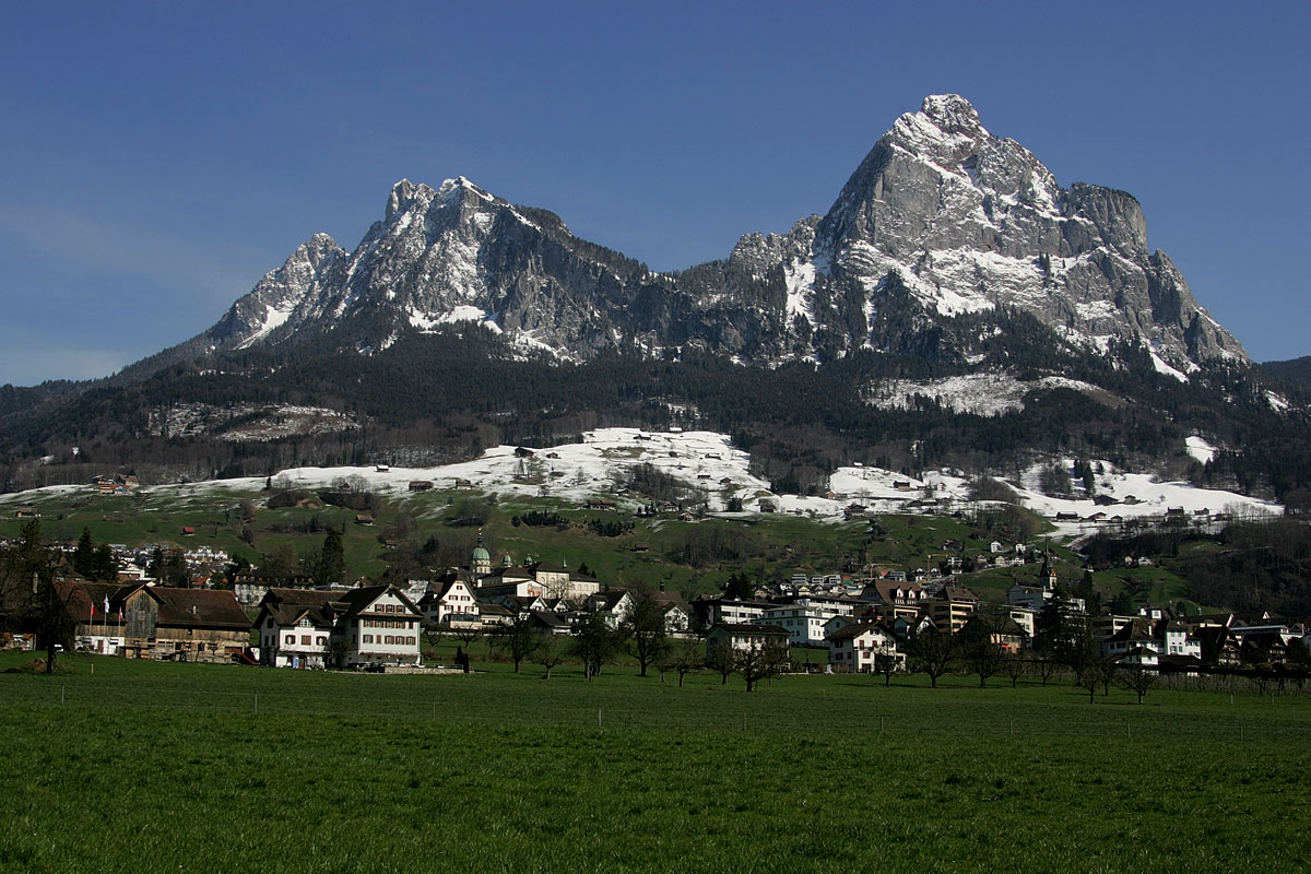 Mythen Umzug & Reinigung - SN Transporte GmbH Titelbild