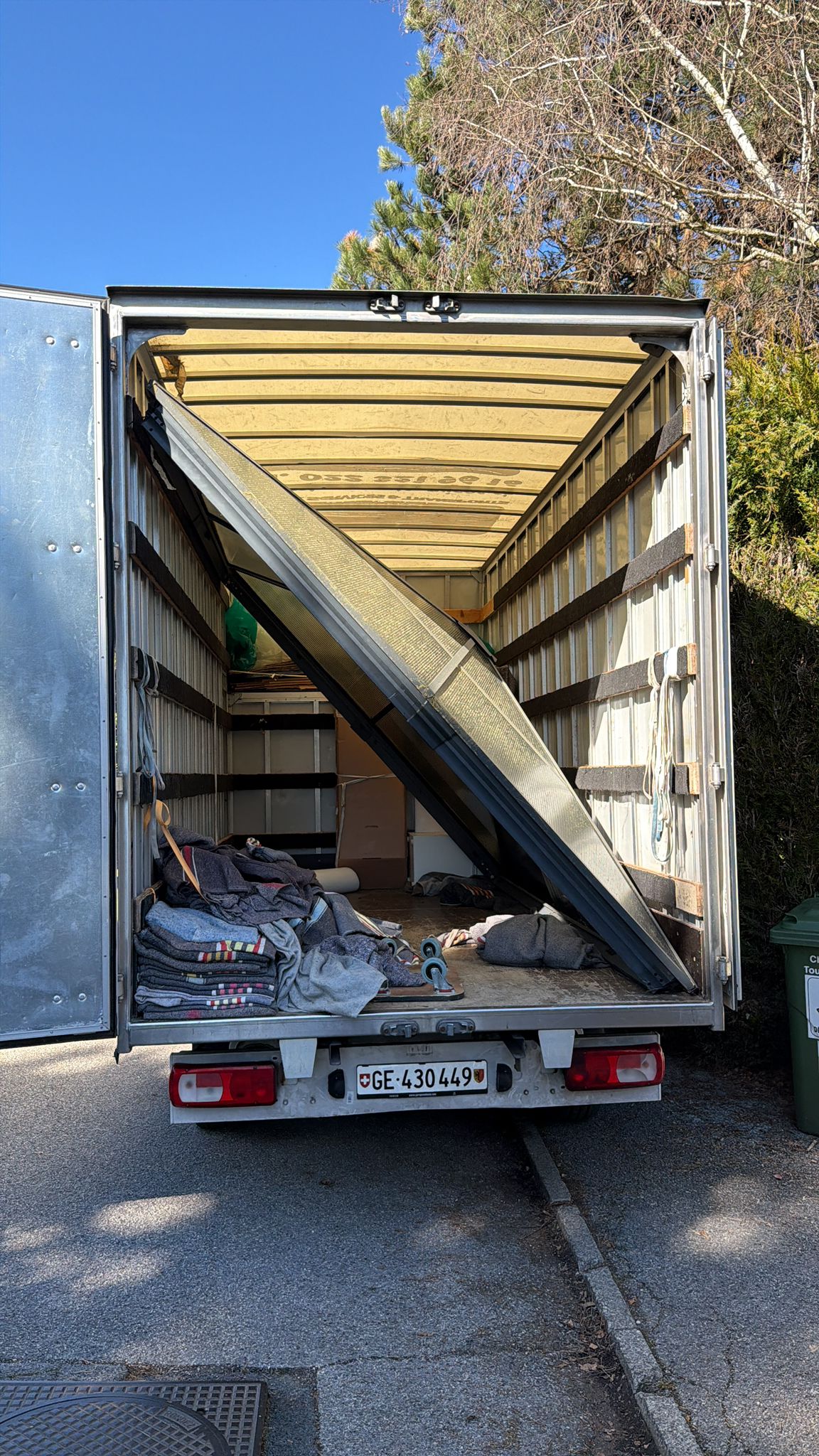 Quickexpresse Demenagement Moving Nettoyage – Umzugsfirma Yverdon-les-Bains – Foto 1