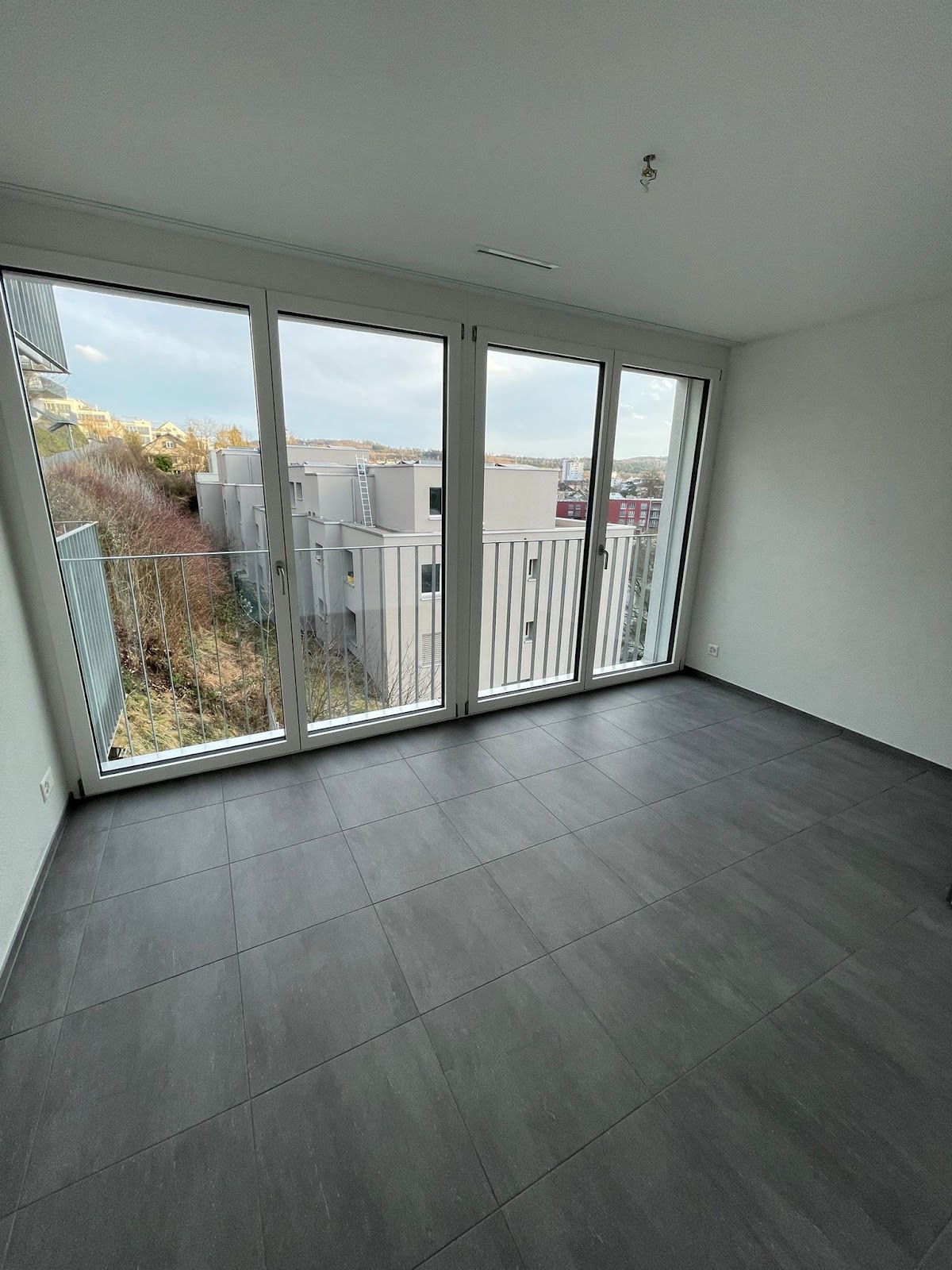 Schweiz Movers GmbH – Umzugsfirma Opfikon – Foto 1