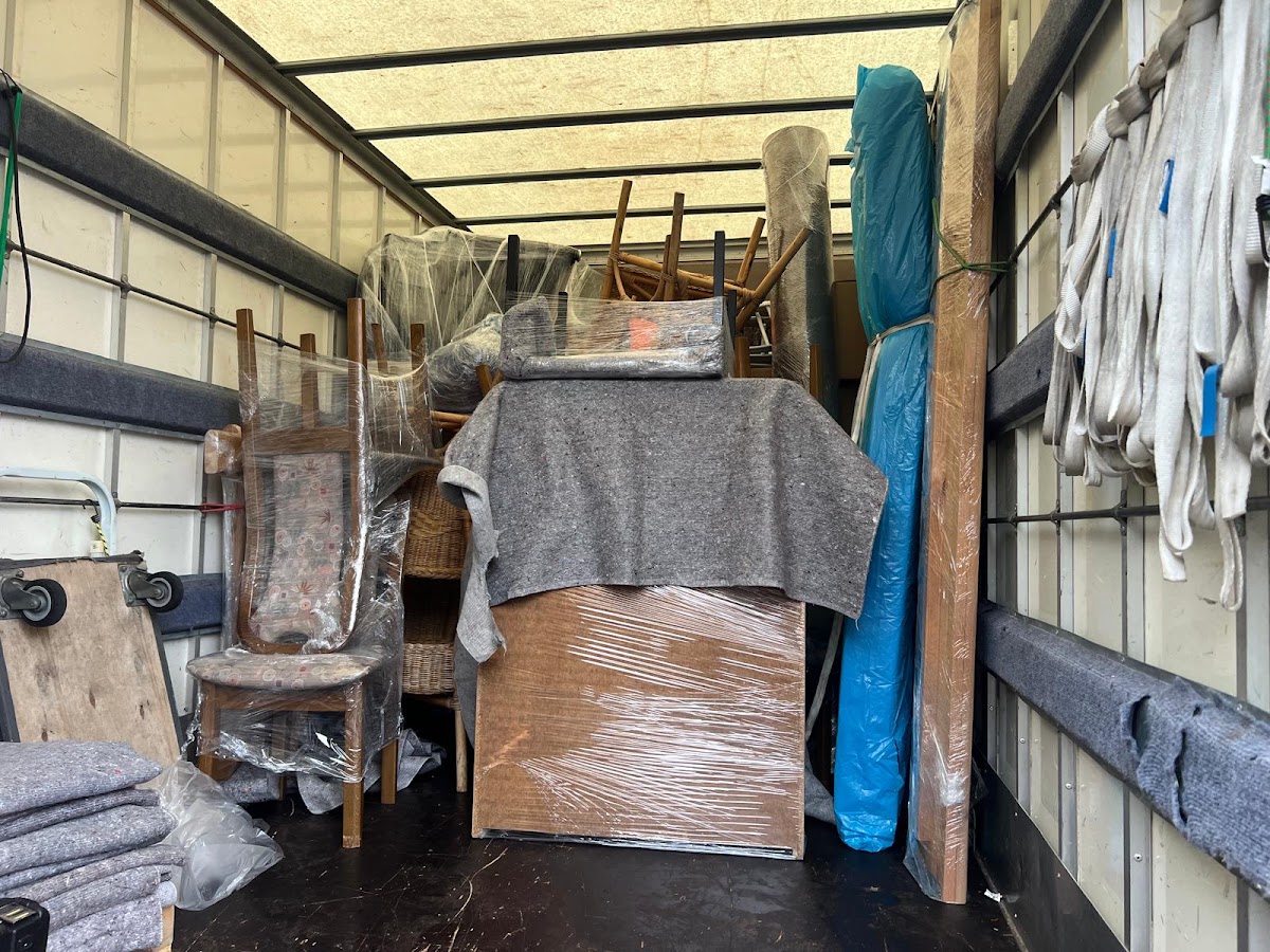 Umzugsexpress GmbH - Umzugsfirma Aargau - Räumungen - Entsorgung - Wohnungsräumung – Umzugsfirma Spreitenbach – Foto 2