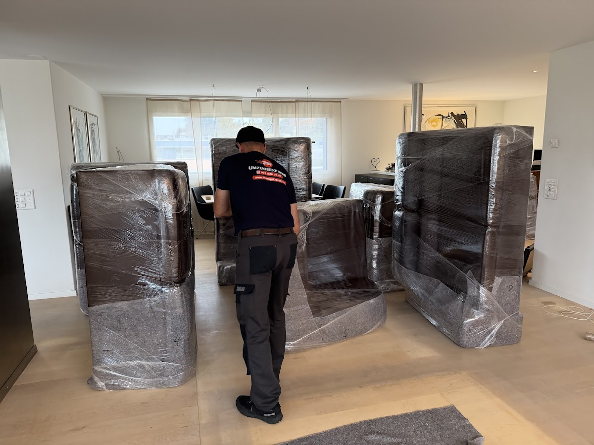 Umzugsexpress GmbH - Umzugsfirma Zürich - Räumungfirma - Wohnungsräumung – Umzugsfirma Winterthur – Foto 1