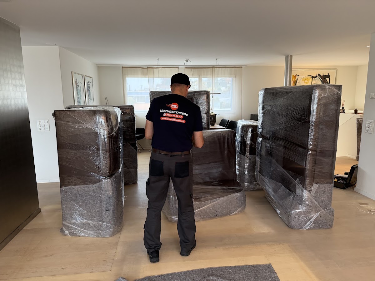 Umzugsexpress GmbH - Umzugsfirma Zug - Räumungen - Entsorgung - Wohnungsräumung – Umzugsfirma Cham – Foto 1