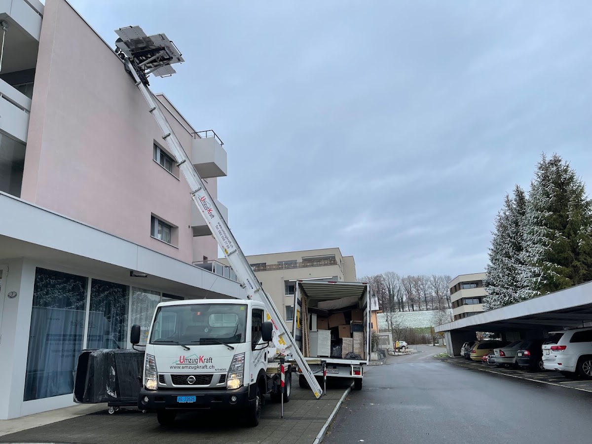Umzugsfirma Kraft, mit Umzugkraft Kostenlose Umzug und Reinigung Offerten erhalten. – Umzugsfirma Oberentfelden – Foto 2